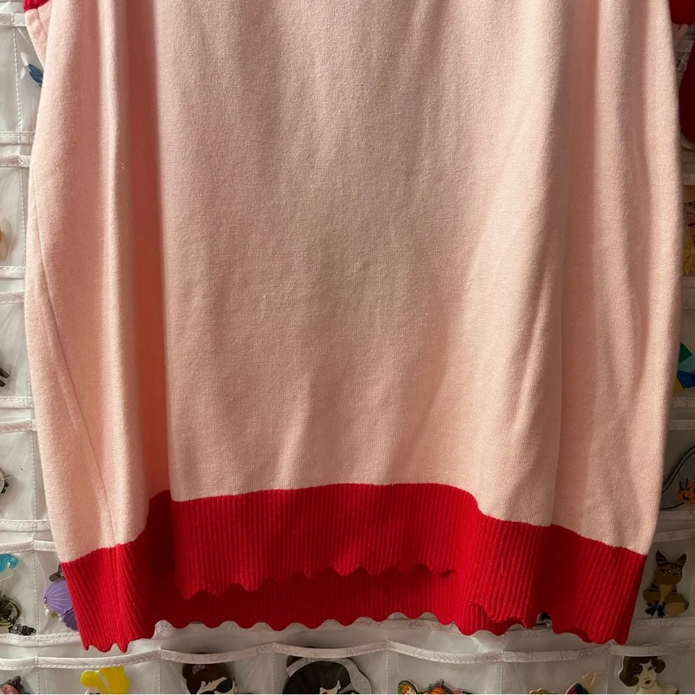 NWOT Sanrio Hello Kitty Strawberry Floral
Women's Vest - BoxLunch Exclusive - Picture 11 of 12